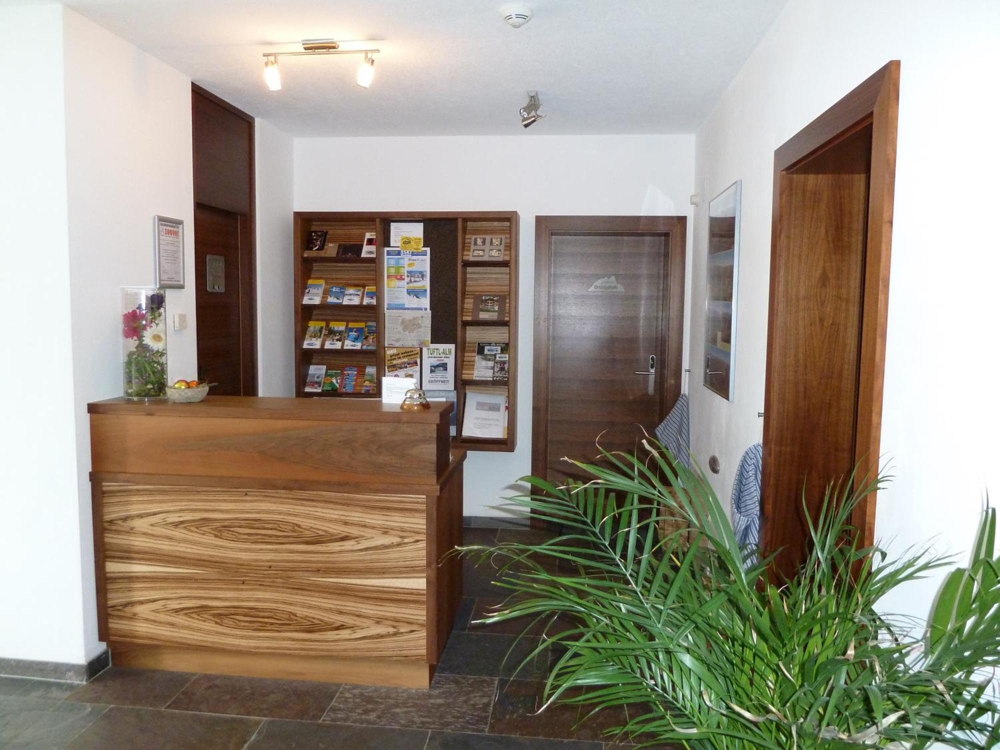 Apart Ideal Лермос Екстериор снимка